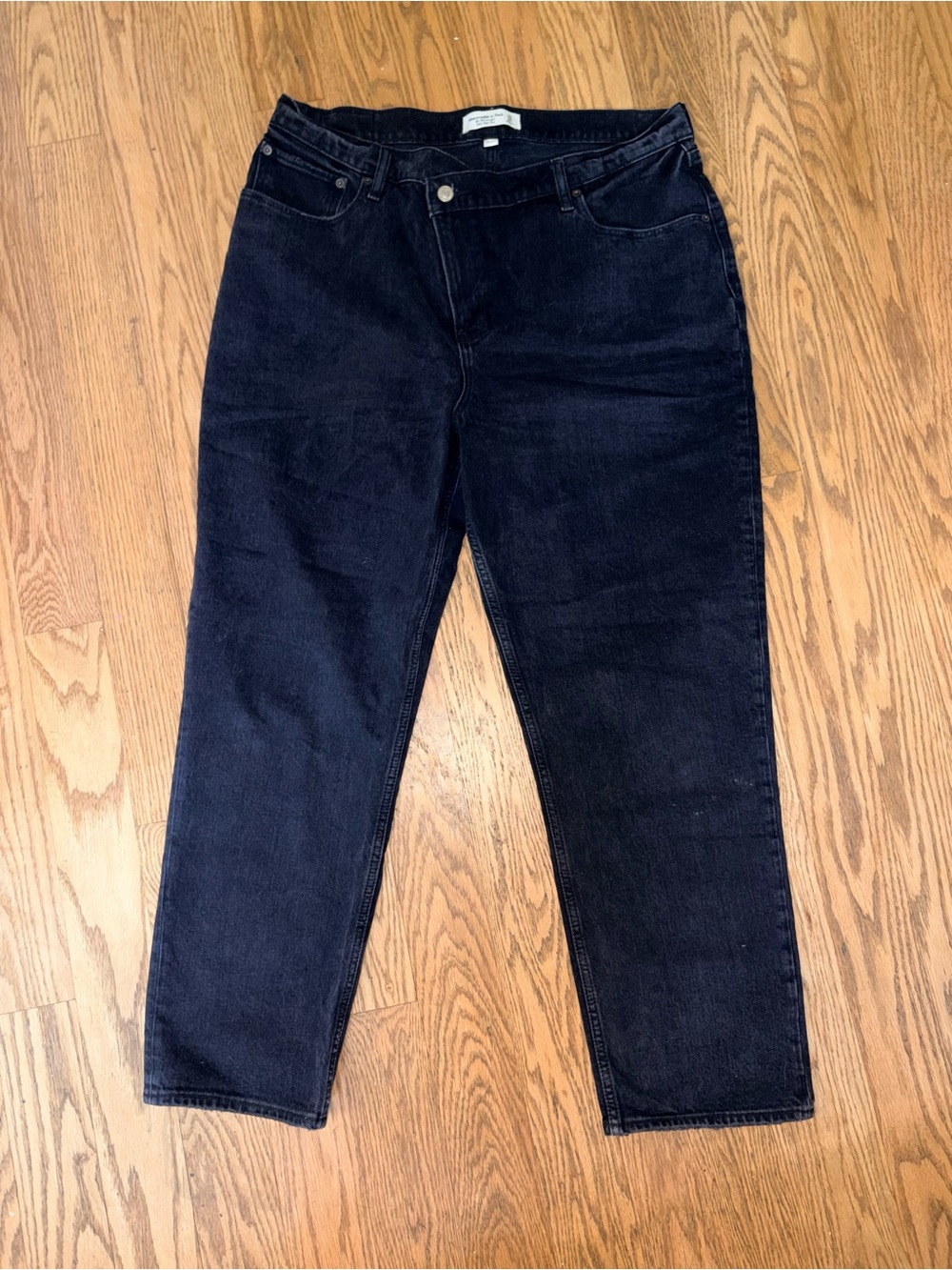 Abercrombie & Fitch Curve Love '90s Straight Cross-Front Jeans Black 33 Short